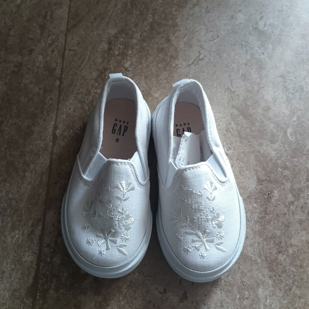 Girls Gap tennis shoes